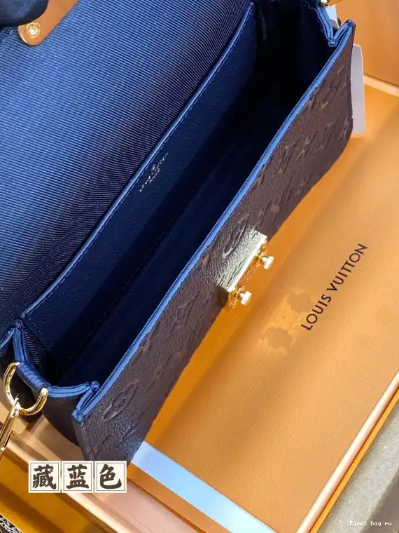 First bag ru LOUIS Métis VUITTON On Chain Wallet 0621